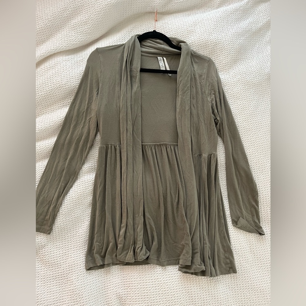 Kische lightweight cardigan sweater. Green/grey.
